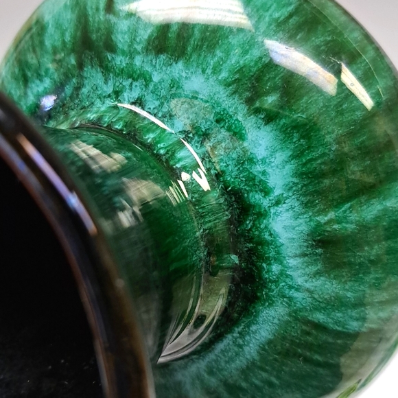 Vintage BlueMountain Pottery teal drip glaze vase made in Canada - Picture 6 of 6